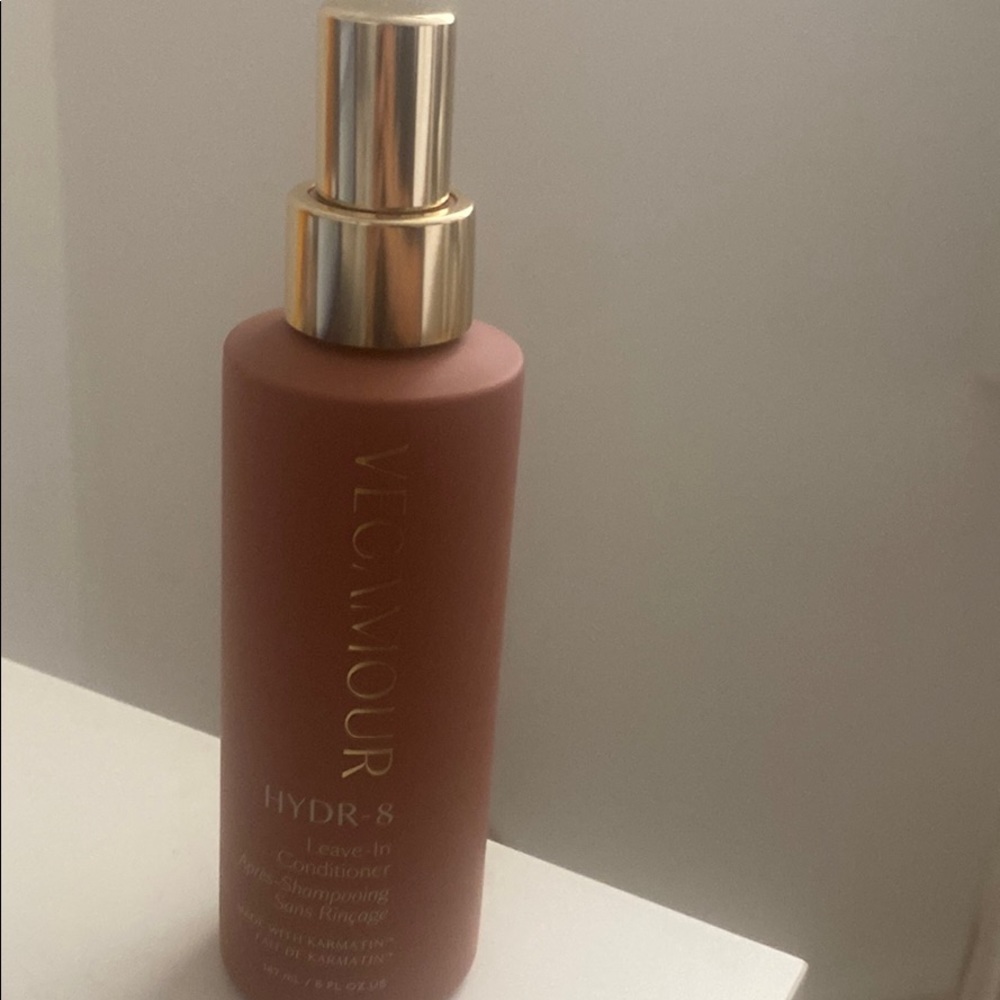 Vegamour HYDR8 leave in conditioner